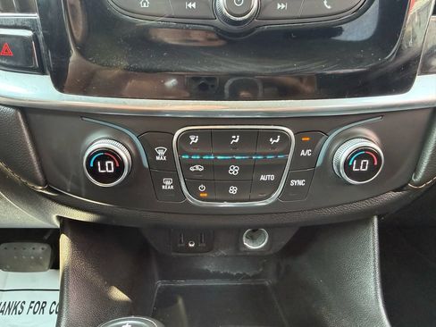 Used 2020 Chevrolet Traverse LS AWD/4WD image 25