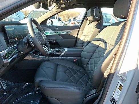 Certified 2025 BMW 740i xDrive image 14