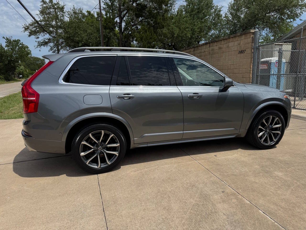 Used 2017 Volvo XC90 T6 Momentum w/ Vision Package AWD/4WD image 13