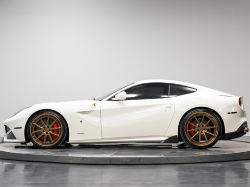 Used 2014 Ferrari F12 Berlinetta image 30