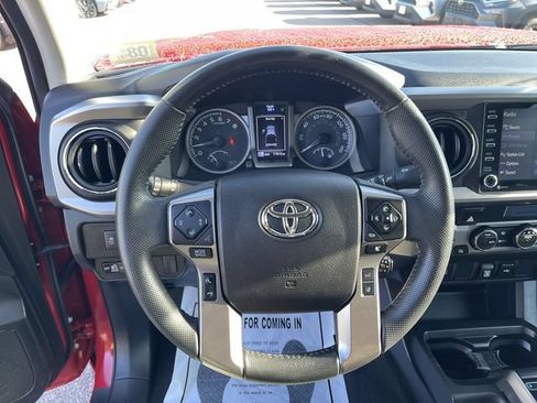 Certified 2022 Toyota Tacoma SR5 AWD/4WD image 15