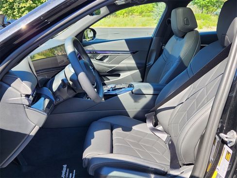 Certified 2024 BMW i5 eDrive40i w/ Premium Package image 8