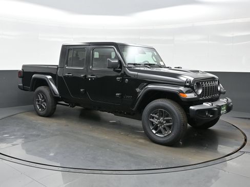 New 2026 Jeep Gladiator Sport AWD/4WD image 11