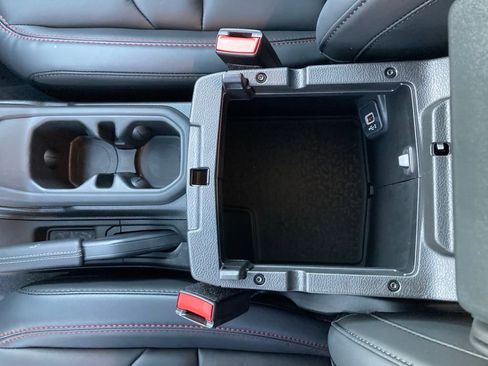 New 2024 Jeep Wrangler Unlimited Rubicon w/ Convenience Group image 25