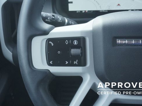 Used 2025 Land Rover Defender 110 S image 12