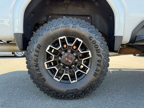 Used 2022 GMC Sierra 3500 Denali AWD/4WD image 11