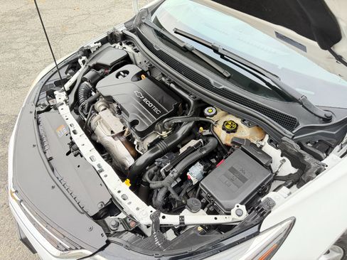 Used 2017 Chevrolet Cruze Premier image 69