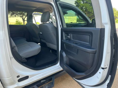 Used 2018 RAM 3500 Tradesman w/ Chrome Appearance Group AWD/4WD image 26