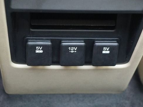 Used 2017 Land Rover Discovery Sport HSE image 13