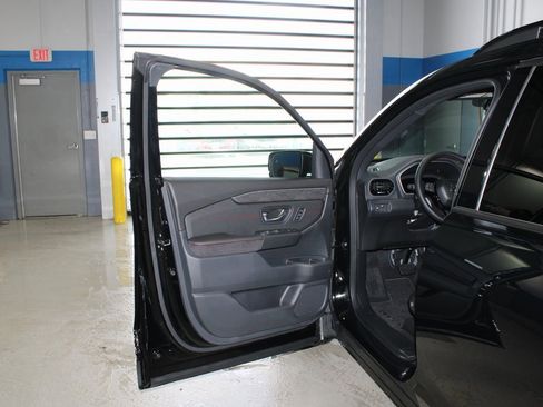New 2026 Honda Pilot Black Edition image 16