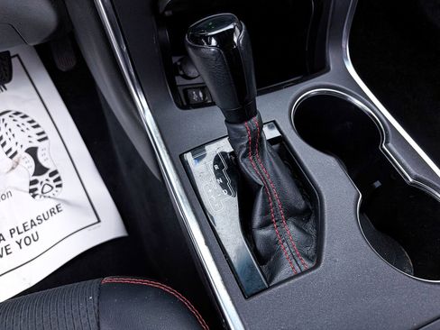 Used 2016 Toyota Camry SE image 18