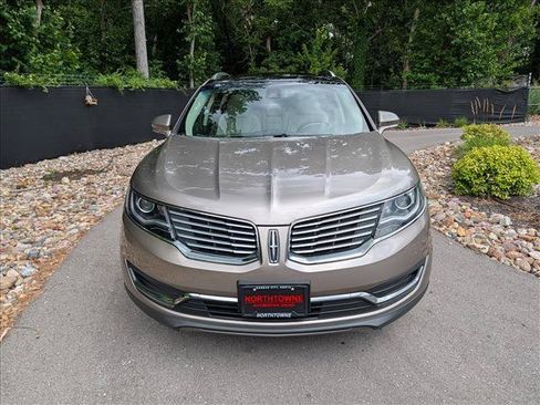 Used 2018 Lincoln MKX Reserve w/ Driver Assistance Package AWD/4WD image 8