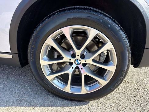 Used 2025 BMW X5 xDrive40i w/ Premium Package AWD/4WD image 7