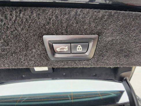 Used 2020 BMW 750i xDrive w/ M Sport Package image 13