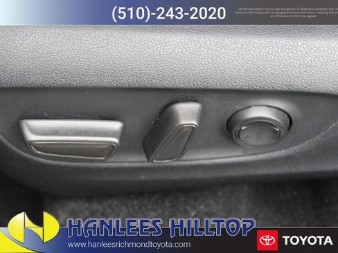 Used 2021 Toyota RAV4 XLE Premium image 14