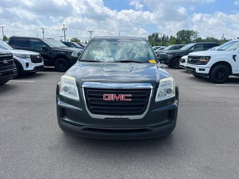 Used 2017 GMC Terrain SLE FWD image 2