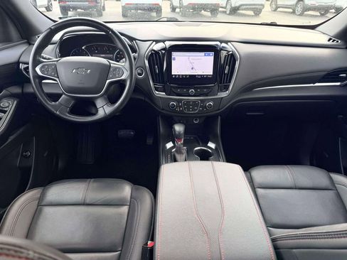 Used 2023 Chevrolet Traverse RS image 3
