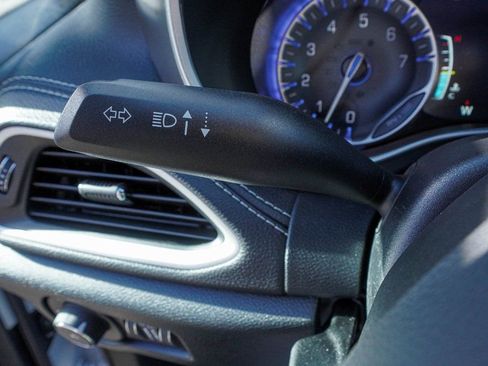 New 2026 Chrysler Pacifica Select image 25