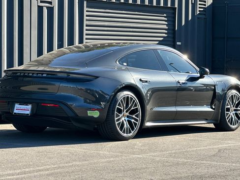 Used 2023 Porsche Taycan image 8