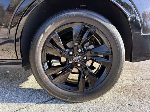 Used 2024 Buick Encore GX Sport Touring image 9