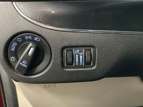 Used 2020 Dodge Grand Caravan SXT w/ Driver Convenience Group FWD image 28