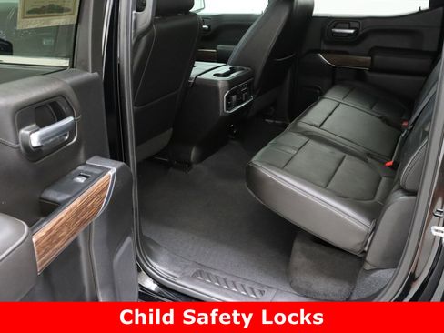 Used 2019 Chevrolet Silverado 1500 High Country w/ Technology Package image 32