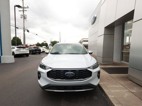 Certified 2025 Ford Escape ST-Line Select w/ Tech Pack #2 AWD/4WD image 3