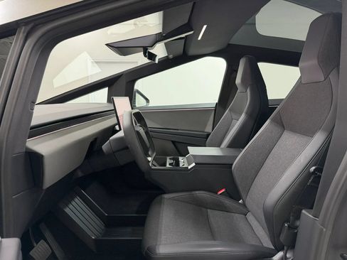 Used 2025 Tesla Cybertruck 2WD Crew Cab image 61