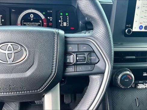 Used 2025 Toyota 4Runner SR5 AWD/4WD image 19