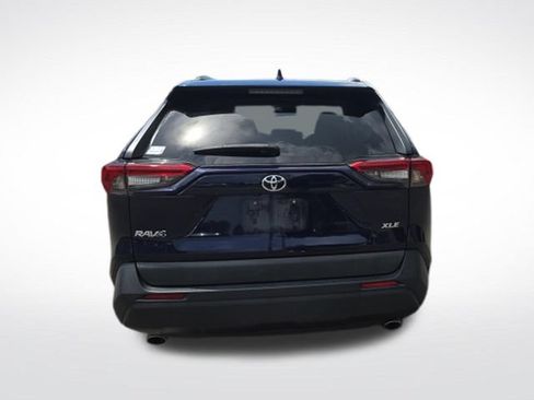 Used 2023 Toyota RAV4 XLE Premium FWD image 4