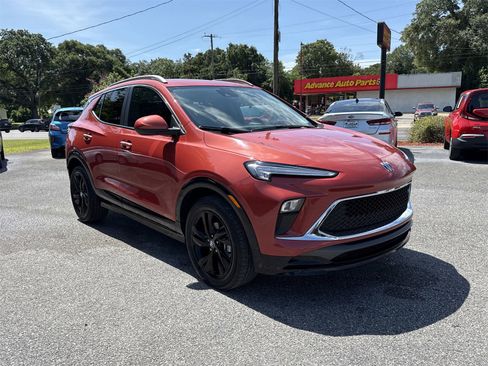 Used 2024 Buick Encore GX Sport Touring w/ Comfort Package image 7