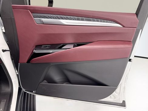 Used 2025 Cadillac Escalade Sport w/ LPO, Floor Liner Package AWD/4WD image 25