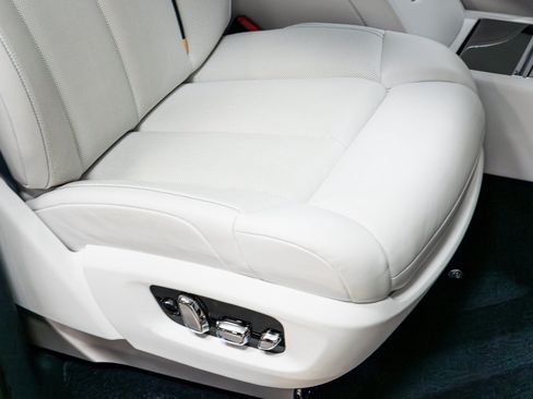 Used 2021 Rolls-Royce Phantom Sedan RWD image 28