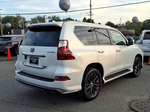 Certified 2022 Lexus GX 460 Luxury w/ Sport Design Package AWD/4WD image 6
