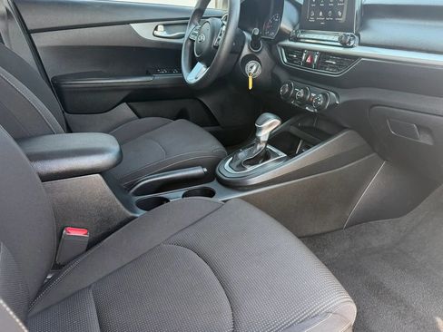 Used 2020 Kia Forte LXS FWD image 8