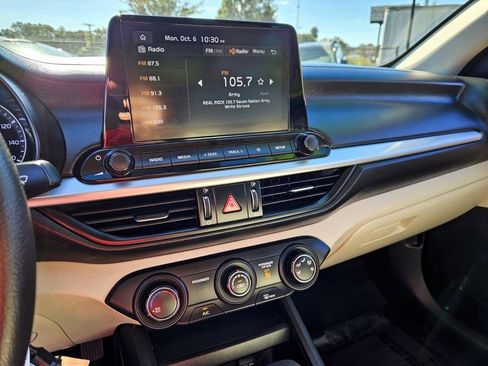 Used 2023 Kia Forte LXS w/ LXS Technology Package image 19