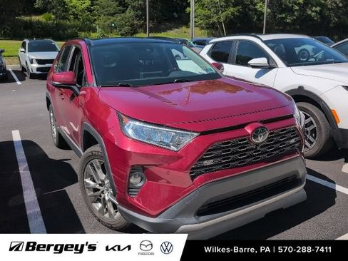 Used 2019 Toyota RAV4 Limited w/ Advanced Technology Package AWD/4WD image 2
