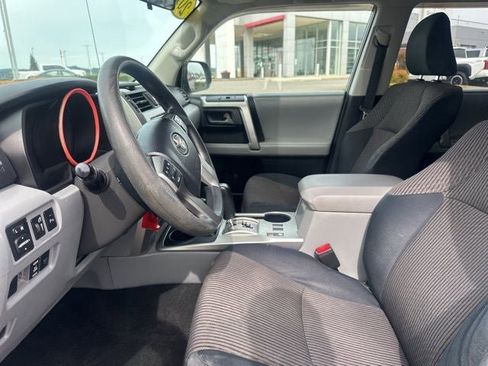 Used 2010 Toyota 4Runner SR5 AWD/4WD image 19