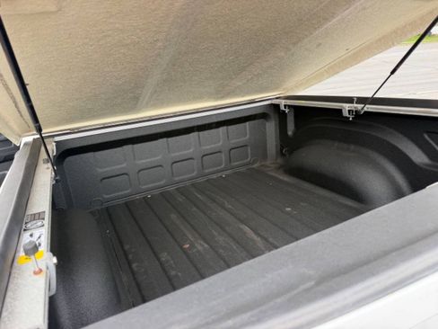 Used 2014 RAM 1500 4x4 Crew Cab w/ Remote Start & Security Group image 18