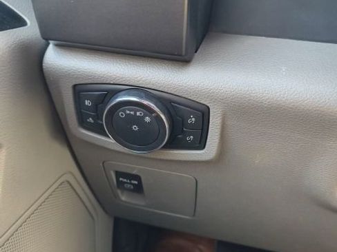 Used 2018 Ford F150 XLT image 9