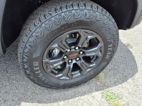 New 2025 GMC Canyon Elevation w/ Convenience Package image 9