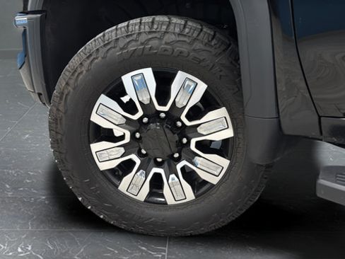 Used 2025 GMC Sierra 2500 Denali AWD/4WD image 39