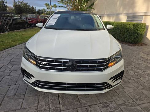 Used 2017 Volkswagen Passat 1.8T R-Line image 2