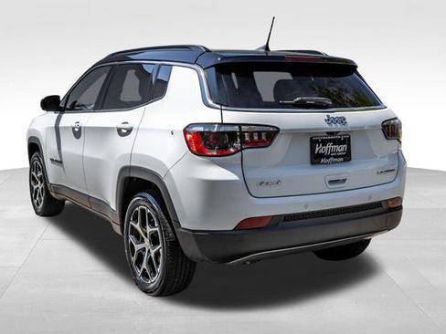 Used 2024 Jeep Compass Limited AWD/4WD image 9