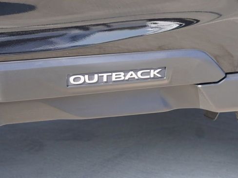 Used 2025 Subaru Outback Premium AWD/4WD image 10