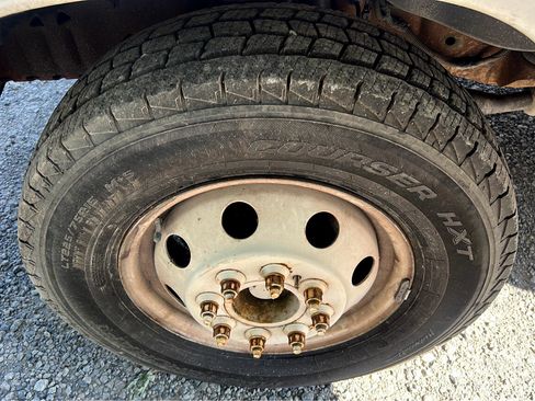 Used 2002 Ford E-450 and Econoline 450 image 23