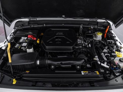 Used 2022 Jeep Wrangler Unlimited Sahara w/ Cold Weather Group image 54