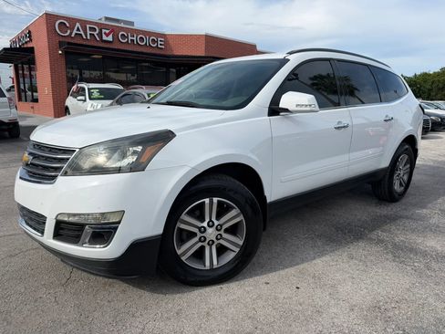 Used 2017 Chevrolet Traverse LT FWD image 1