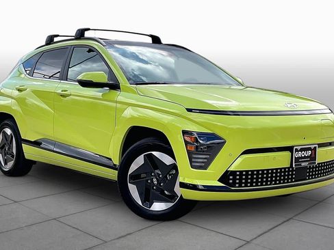 Used 2025 Hyundai Kona Limited FWD image 2