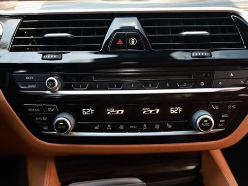 Used 2018 BMW 540i RWD image 38